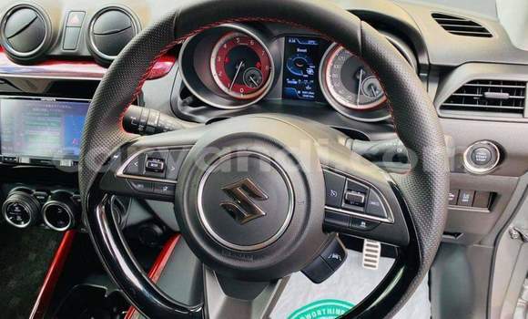 Acheter Occasion Voiture Suzuki Swift Gris à Livingstone, Zambie Acheter Occasion Voiture Suzuki Swift Gris à Livingstone, Zambie