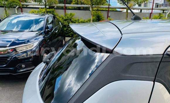 Acheter Occasion Voiture Suzuki Swift Gris à Livingstone, Zambie Acheter Occasion Voiture Suzuki Swift Gris à Livingstone, Zambie