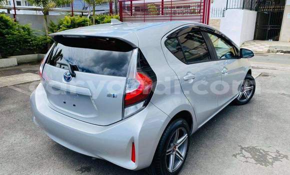 Acheter Occasion Voiture Toyota Aqua Gris à Kitwe, Zambie Acheter Occasion Voiture Toyota Aqua Gris à Kitwe, Zambie