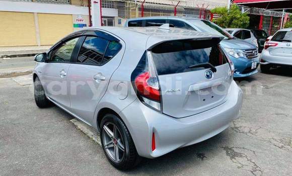 Acheter Occasion Voiture Toyota Aqua Gris à Kitwe, Zambie Acheter Occasion Voiture Toyota Aqua Gris à Kitwe, Zambie