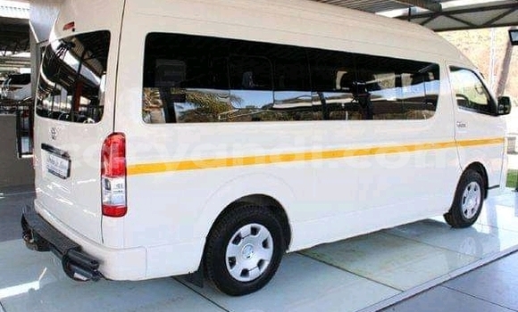 Buy Used Toyota Hiace White Car in Lusaka in Zambia Buy Used Toyota Hiace White Car in Lusaka in Zambia