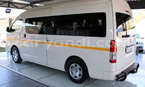 Buy Used Toyota Hiace White Car in Lusaka in Zambia Buy Used Toyota Hiace White Car in Lusaka in Zambia