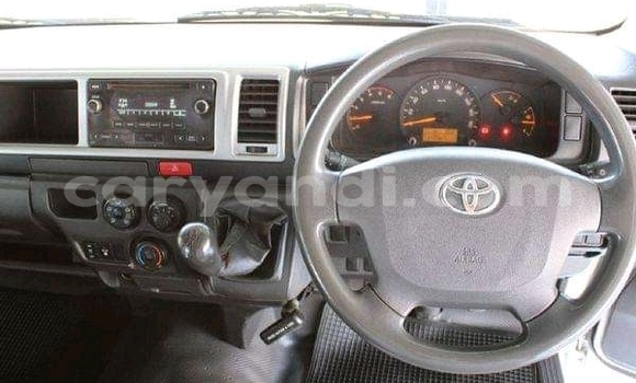 Nunua Ilio tumika Toyota Hiace Nyeupe Gari ndani ya Lusaka nchini Zambia Nunua Ilio tumika Toyota Hiace Nyeupe Gari ndani ya Lusaka nchini Zambia