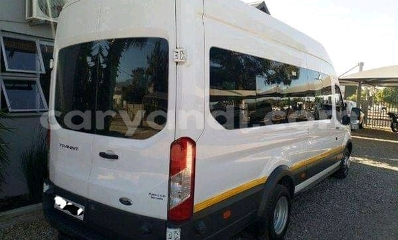 Nunua Ilio tumika Ford Tourneo Courier Nyeupe Gari ndani ya Lusaka nchini Zambia Nunua Ilio tumika Ford Tourneo Courier Nyeupe Gari ndani ya Lusaka nchini Zambia