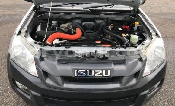 Buy Used Isuzu D–MAX Silver Car in Chilanga in Lusaka Buy Used Isuzu D–MAX Silver Car in Chilanga in Lusaka