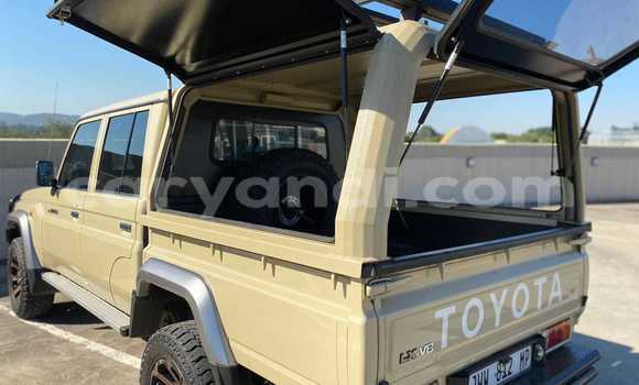 Acheter Occasion Voiture Toyota Land Cruiser Beige à Lusaka, Zambie Acheter Occasion Voiture Toyota Land Cruiser Beige à Lusaka, Zambie