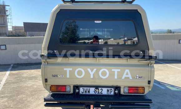 Acheter Occasion Voiture Toyota Land Cruiser Beige à Lusaka, Zambie Acheter Occasion Voiture Toyota Land Cruiser Beige à Lusaka, Zambie