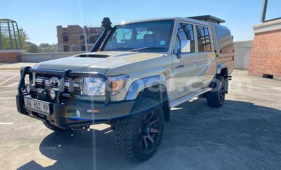 Acheter Occasion Voiture Toyota Land Cruiser Beige à Lusaka, Zambie Acheter Occasion Voiture Toyota Land Cruiser Beige à Lusaka, Zambie