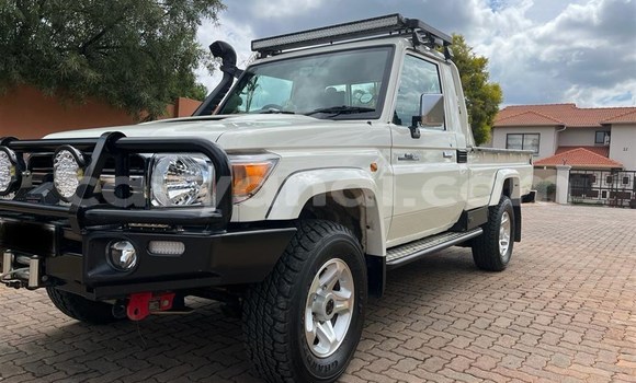 Buy Used Toyota Land Cruiser Beige Car in Lusaka in Zambia Buy Used Toyota Land Cruiser Beige Car in Lusaka in Zambia