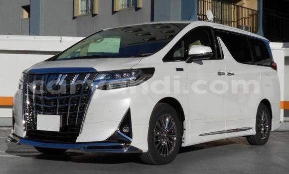 Buy Used Toyota Alphard White Car in Lusaka in Zambia