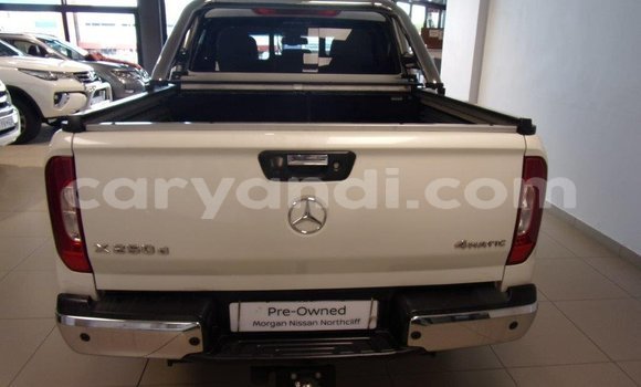Buy Used Mercedes‒Benz 250 White Car in Lusaka in Zambia Buy Used Mercedes‒Benz 250 White Car in Lusaka in Zambia