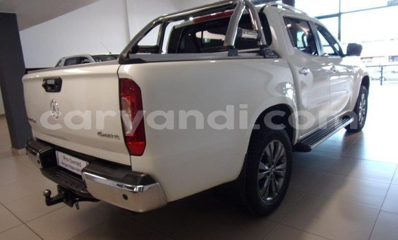 Buy Used Mercedes‒Benz 250 White Car in Lusaka in Zambia Buy Used Mercedes‒Benz 250 White Car in Lusaka in Zambia
