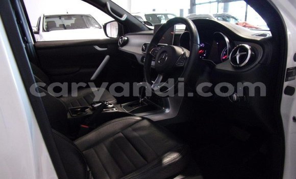 Buy Used Mercedes‒Benz 250 White Car in Lusaka in Zambia Buy Used Mercedes‒Benz 250 White Car in Lusaka in Zambia