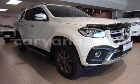 Buy Used Mercedes‒Benz 250 White Car in Lusaka in Zambia Buy Used Mercedes‒Benz 250 White Car in Lusaka in Zambia