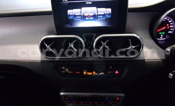 Buy Used Mercedes‒Benz 250 White Car in Lusaka in Zambia Buy Used Mercedes‒Benz 250 White Car in Lusaka in Zambia