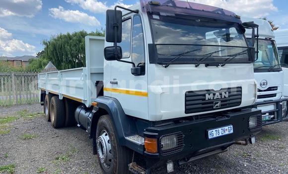 Acheter Occasion Utilitaire Man Silent Blanc à Lusaka, Zambie Acheter Occasion Utilitaire Man Silent Blanc à Lusaka, Zambie