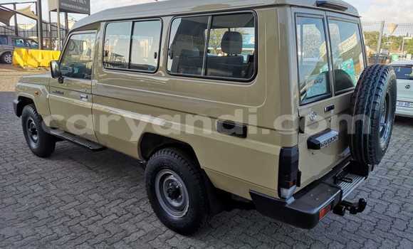 Acheter Occasion Voiture Toyota Land Cruiser Beige à Lusaka, Zambie Acheter Occasion Voiture Toyota Land Cruiser Beige à Lusaka, Zambie