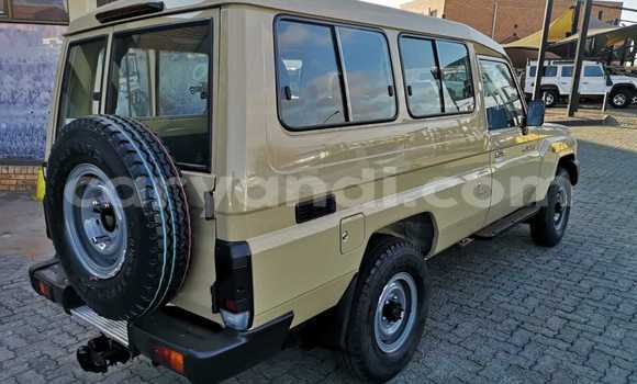 Acheter Occasion Voiture Toyota Land Cruiser Beige à Lusaka, Zambie Acheter Occasion Voiture Toyota Land Cruiser Beige à Lusaka, Zambie