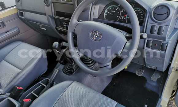 Acheter Occasion Voiture Toyota Land Cruiser Beige à Lusaka, Zambie Acheter Occasion Voiture Toyota Land Cruiser Beige à Lusaka, Zambie