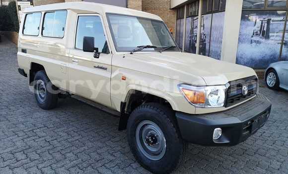 Acheter Occasion Voiture Toyota Land Cruiser Beige à Lusaka, Zambie Acheter Occasion Voiture Toyota Land Cruiser Beige à Lusaka, Zambie