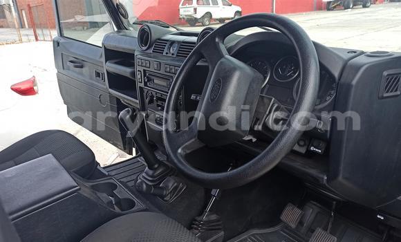 Tenga Tsaru Land Rover Defender Zvimwe Mota in Lusaka in Zambia Tenga Tsaru Land Rover Defender Zvimwe Mota in Lusaka in Zambia