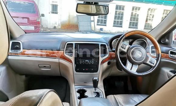 Acheter Occasion Voiture Jeep Grand Cherokee Rouge à Lusaka, Zambie Acheter Occasion Voiture Jeep Grand Cherokee Rouge à Lusaka, Zambie