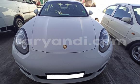 Acheter Occasion Voiture Porsche Panamera Blanc à Lusaka, Zambie Acheter Occasion Voiture Porsche Panamera Blanc à Lusaka, Zambie