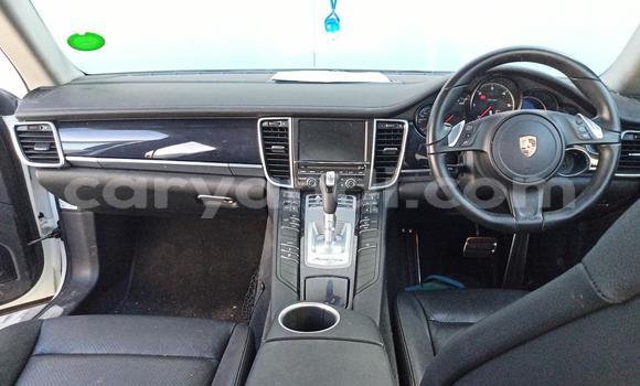 Acheter Occasion Voiture Porsche Panamera Blanc à Lusaka, Zambie Acheter Occasion Voiture Porsche Panamera Blanc à Lusaka, Zambie