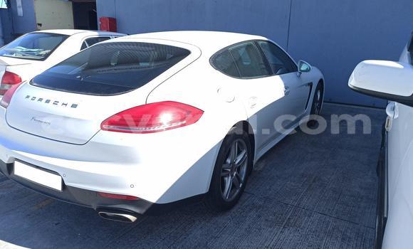 Acheter Occasion Voiture Porsche Panamera Blanc à Lusaka, Zambie Acheter Occasion Voiture Porsche Panamera Blanc à Lusaka, Zambie
