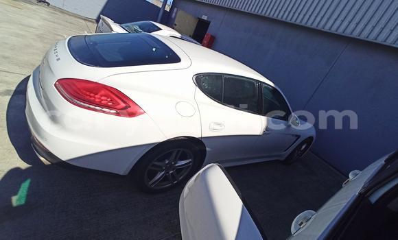 Acheter Occasion Voiture Porsche Panamera Blanc à Lusaka, Zambie Acheter Occasion Voiture Porsche Panamera Blanc à Lusaka, Zambie