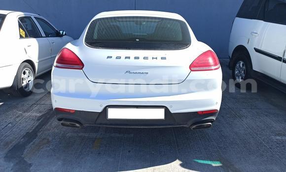 Acheter Occasion Voiture Porsche Panamera Blanc à Lusaka, Zambie Acheter Occasion Voiture Porsche Panamera Blanc à Lusaka, Zambie