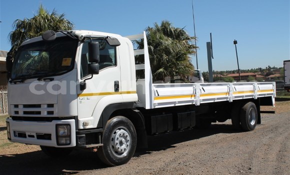 Acheter Occasion Utilitaire Isuzu FTR 850 Blanc à Lusaka, Zambie Acheter Occasion Utilitaire Isuzu FTR 850 Blanc à Lusaka, Zambie