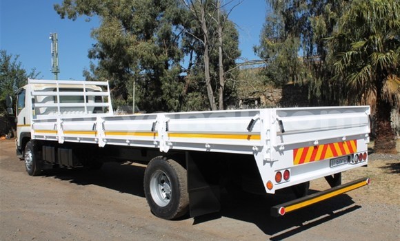 Acheter Occasion Utilitaire Isuzu FTR 850 Blanc à Lusaka, Zambie Acheter Occasion Utilitaire Isuzu FTR 850 Blanc à Lusaka, Zambie