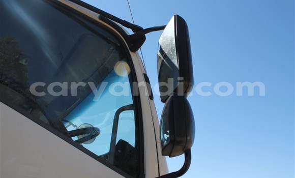 Acheter Occasion Utilitaire Isuzu FTR 850 Blanc à Lusaka, Zambie Acheter Occasion Utilitaire Isuzu FTR 850 Blanc à Lusaka, Zambie