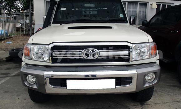 Acheter Occasion Voiture Toyota Land Cruiser Blanc à Lusaka, Zambie
