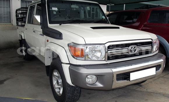 Buy Used Toyota Land Cruiser White Car in Lusaka in Zambia Buy Used Toyota Land Cruiser White Car in Lusaka in Zambia