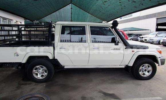 Buy Used Toyota Land Cruiser White Car in Lusaka in Zambia Buy Used Toyota Land Cruiser White Car in Lusaka in Zambia