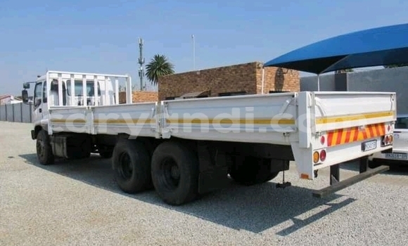 Acheter Occasion Utilitaire Isuzu FTR 850 Blanc à Lusaka, Zambie Acheter Occasion Utilitaire Isuzu FTR 850 Blanc à Lusaka, Zambie