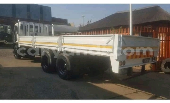 Acheter Occasion Utilitaire Isuzu FTR 850 Blanc à Lusaka, Zambie Acheter Occasion Utilitaire Isuzu FTR 850 Blanc à Lusaka, Zambie