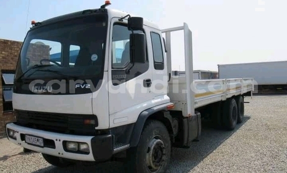 Acheter Occasion Utilitaire Isuzu FTR 850 Blanc à Lusaka, Zambie Acheter Occasion Utilitaire Isuzu FTR 850 Blanc à Lusaka, Zambie