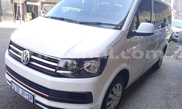 Acheter Occasion Voiture Volkswagen Caravelle Blanc à Lusaka, Zambie Acheter Occasion Voiture Volkswagen Caravelle Blanc à Lusaka, Zambie