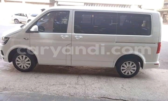 Acheter Occasion Voiture Volkswagen Caravelle Blanc à Lusaka, Zambie Acheter Occasion Voiture Volkswagen Caravelle Blanc à Lusaka, Zambie