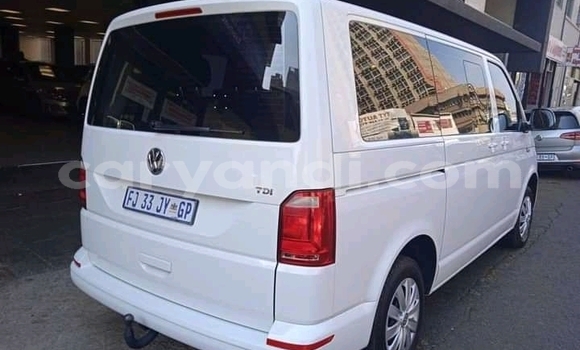 Acheter Occasion Voiture Volkswagen Caravelle Blanc à Lusaka, Zambie Acheter Occasion Voiture Volkswagen Caravelle Blanc à Lusaka, Zambie