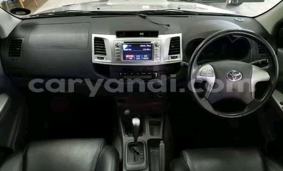 Acheter Occasion Voiture Toyota Hilux Gris à Lusaka, Zambie Acheter Occasion Voiture Toyota Hilux Gris à Lusaka, Zambie