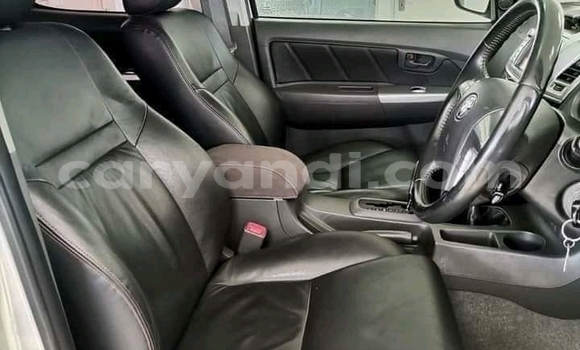 Acheter Occasion Voiture Toyota Hilux Gris à Lusaka, Zambie Acheter Occasion Voiture Toyota Hilux Gris à Lusaka, Zambie