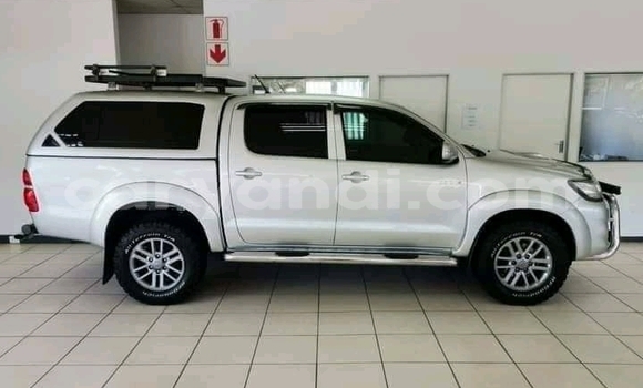 Acheter Occasion Voiture Toyota Hilux Gris à Lusaka, Zambie Acheter Occasion Voiture Toyota Hilux Gris à Lusaka, Zambie