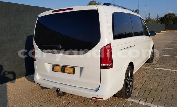 Acheter Occasion Voiture Mercedes-Benz E200 Blanc à Lusaka, Zambie Acheter Occasion Voiture Mercedes-Benz E200 Blanc à Lusaka, Zambie