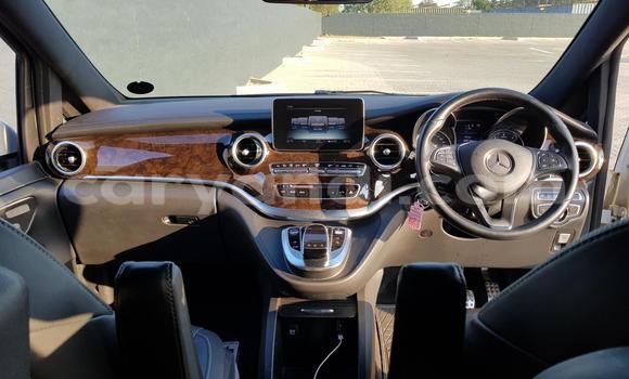 Acheter Occasion Voiture Mercedes-Benz E200 Blanc à Lusaka, Zambie Acheter Occasion Voiture Mercedes-Benz E200 Blanc à Lusaka, Zambie