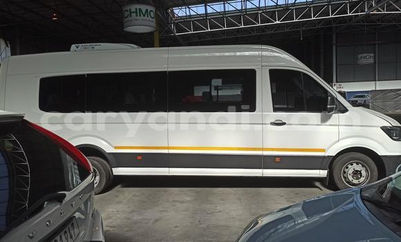 Acheter Occasion Voiture Volkswagen Caravelle Blanc à Lusaka, Zambie Acheter Occasion Voiture Volkswagen Caravelle Blanc à Lusaka, Zambie