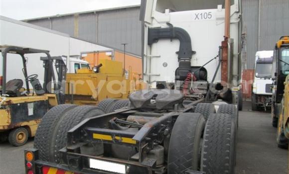 Acheter Occasion Utilitaire Hino 300 Series Blanc à Lusaka, Zambie Acheter Occasion Utilitaire Hino 300 Series Blanc à Lusaka, Zambie